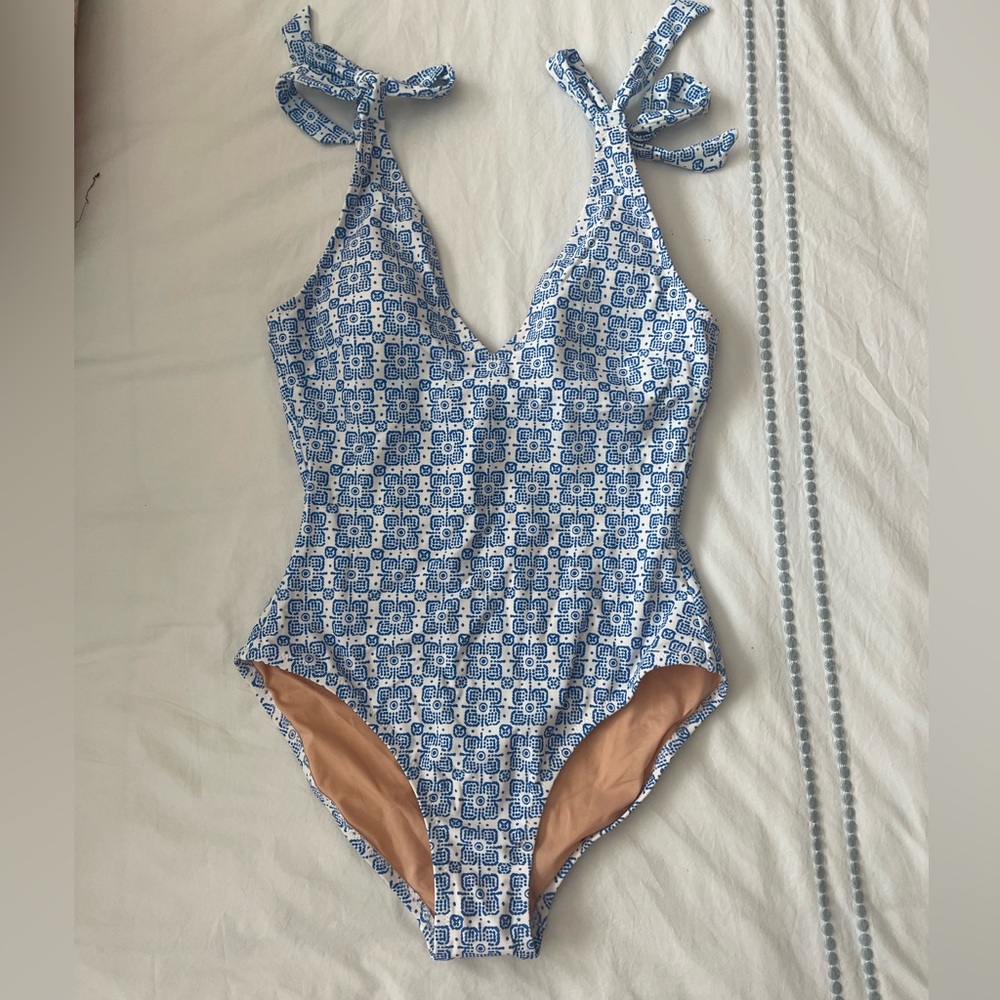 J. Crew Factory Women’s Blue and White Patterned One Piece Swimsuit